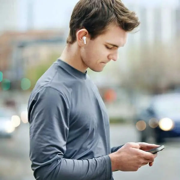 ecouteurs-wireless-bluetooth-micro-blanc (8).webp