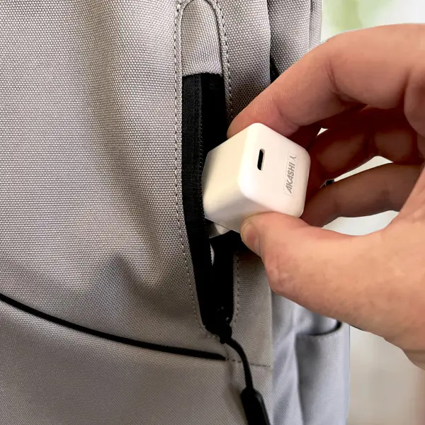 prise-secteur-blanche-30w-supergan-origine-france-garantie (1).webp